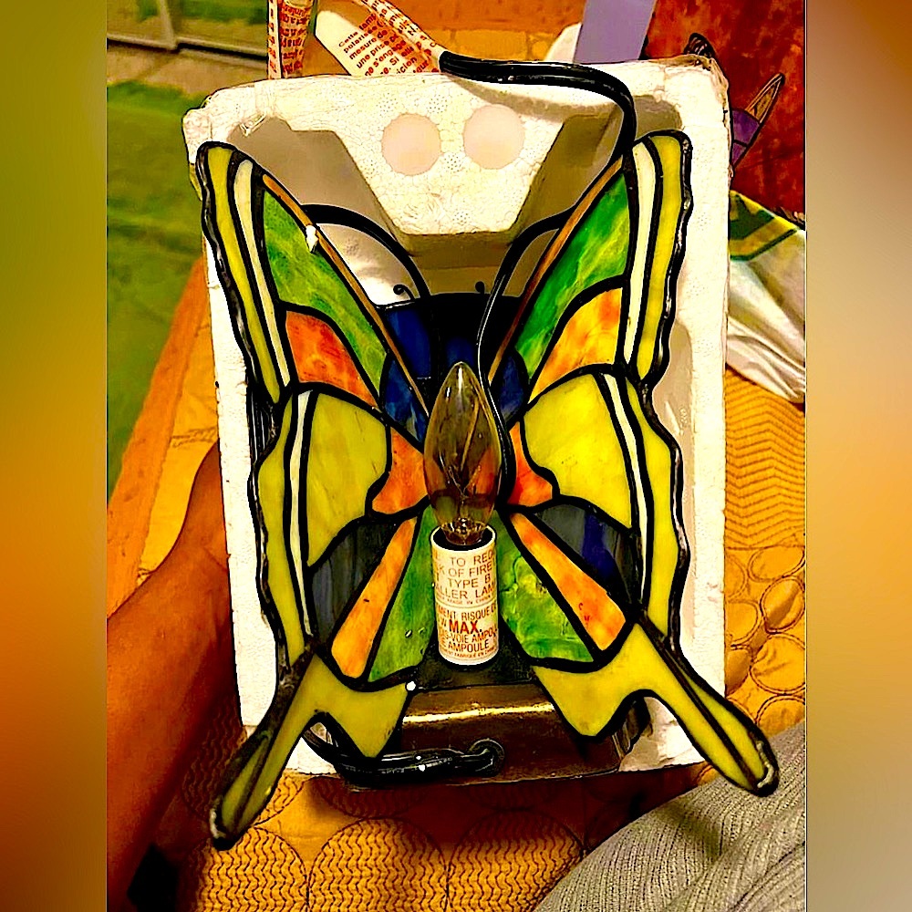 BNIB Stained Glass Butterfly Lamp 🦋 - Picture 4 of 7